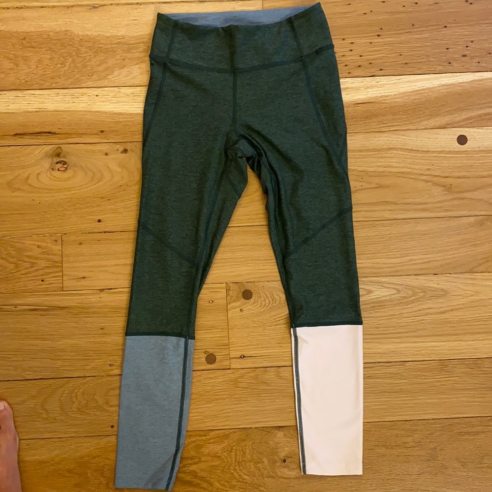 Outdoor Voices 7/8 color block legging